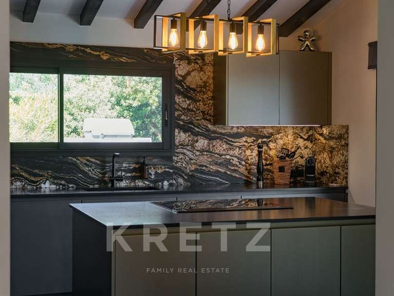 Maison Grimaud - 5 chambres - 215m²