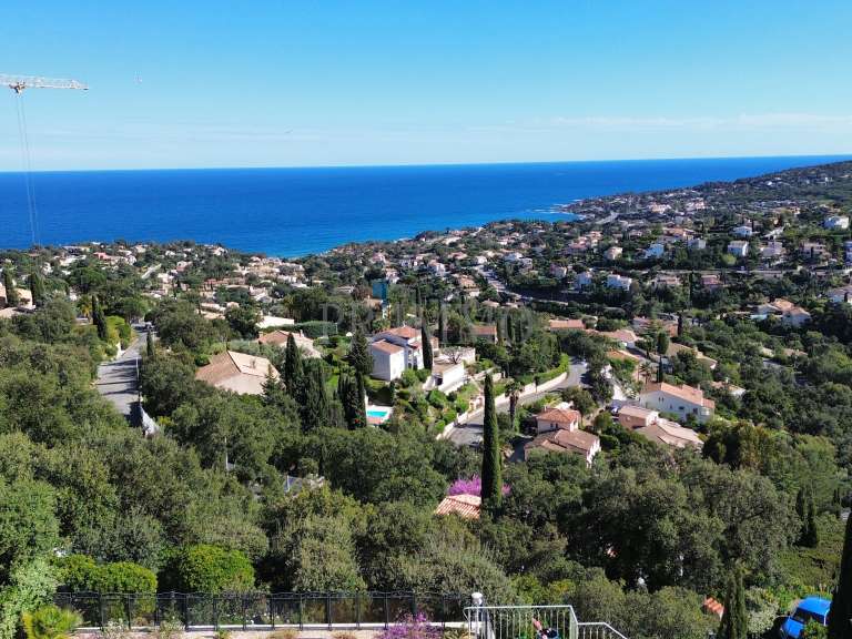 Villa with Sea view Les issambres - 4 bedrooms - 144m²