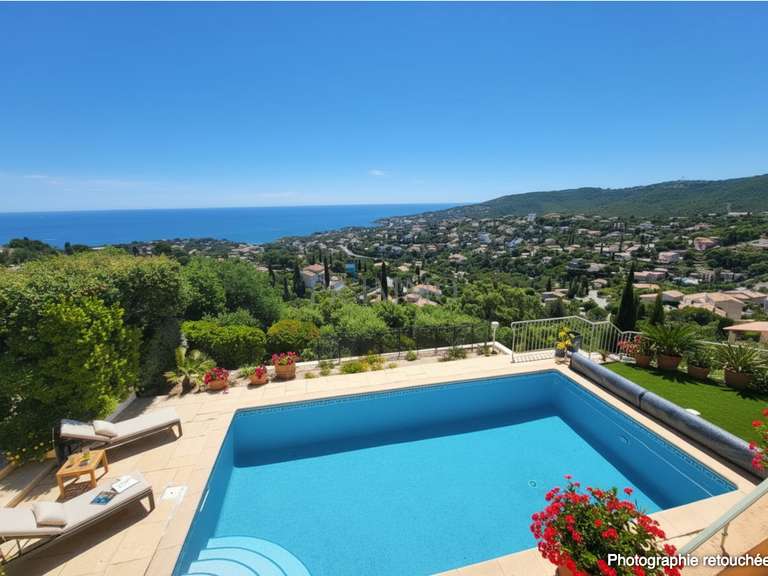 Villa with Sea view Les issambres - 4 bedrooms - 144m²