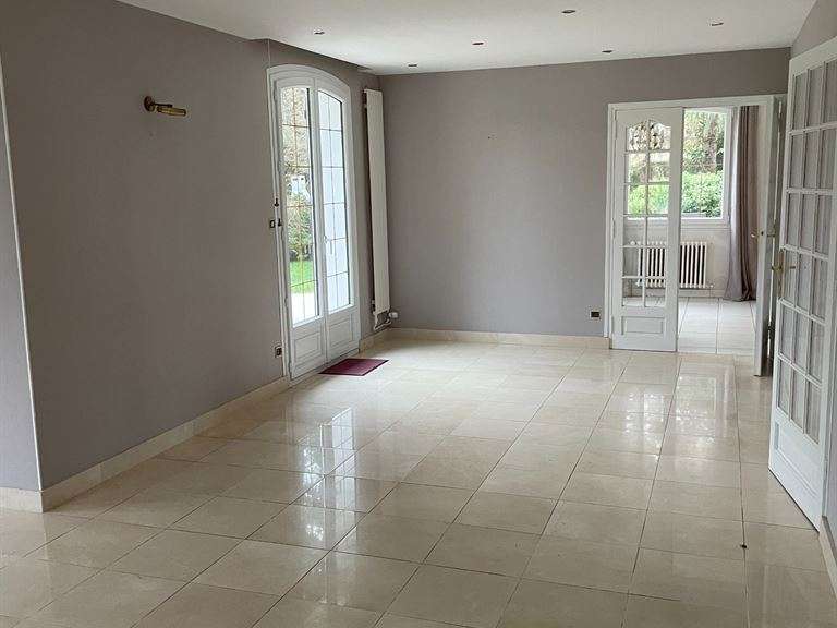 House Saint-Étienne-du-Rouvray - 6 bedrooms - 293m²