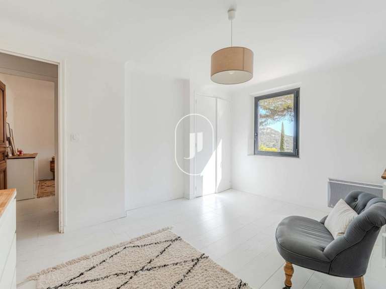 Maison Ventabren - 4 chambres - 162m²