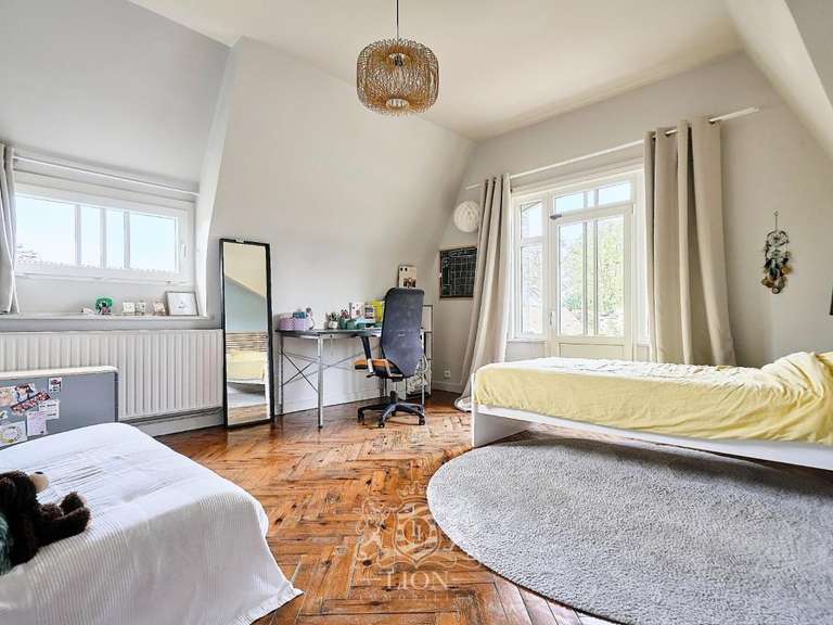 Maison Mons-en-Baroeul - 6 chambres - 293m²