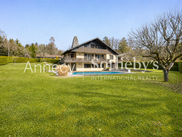Maison Pringy - 5 chambres - 226m²