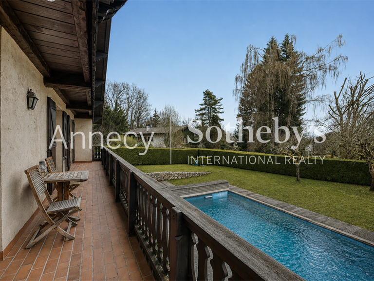 Maison Pringy - 5 chambres - 226m²