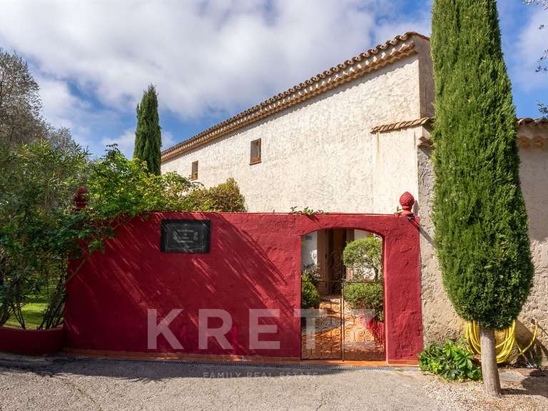 Maison La Roquette-sur-Var - 6 chambres - 320m²