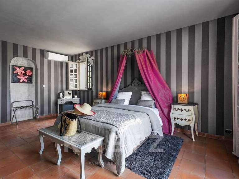 Maison La Roquette-sur-Var - 6 chambres - 320m²