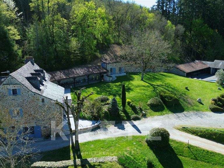 Maison Saint-Rémy - 17 chambres - 680m²