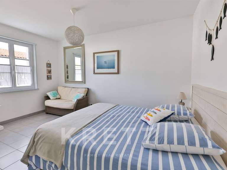 Maison Saint-Pierre-d'Oléron - 5 chambres - 203m²