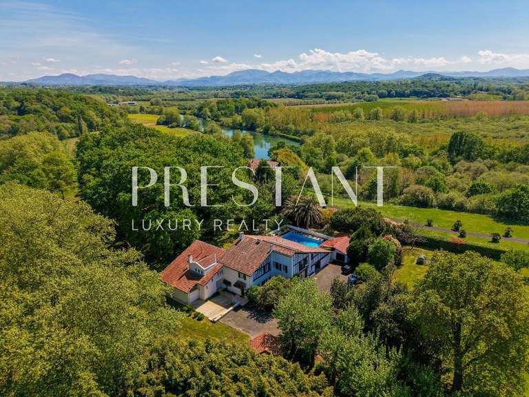 House Bayonne - 5 bedrooms - 460m²