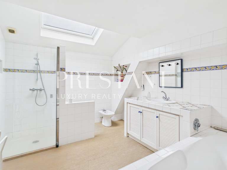 House Bayonne - 5 bedrooms - 460m²
