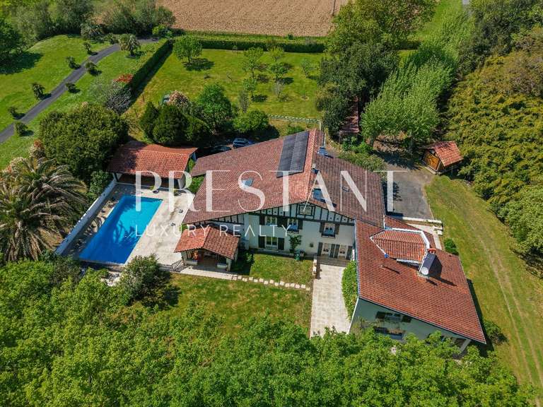 House Bayonne - 5 bedrooms - 460m²
