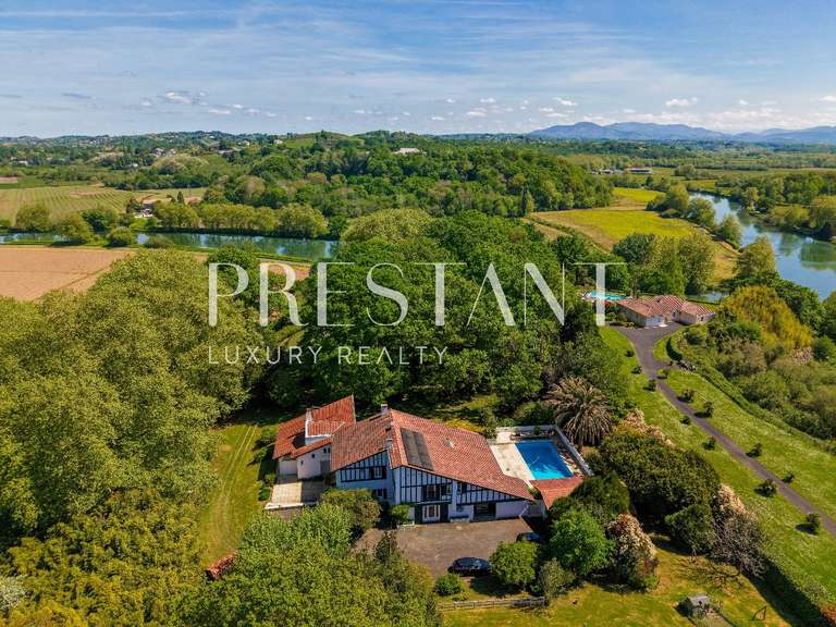House Bayonne - 5 bedrooms - 460m²