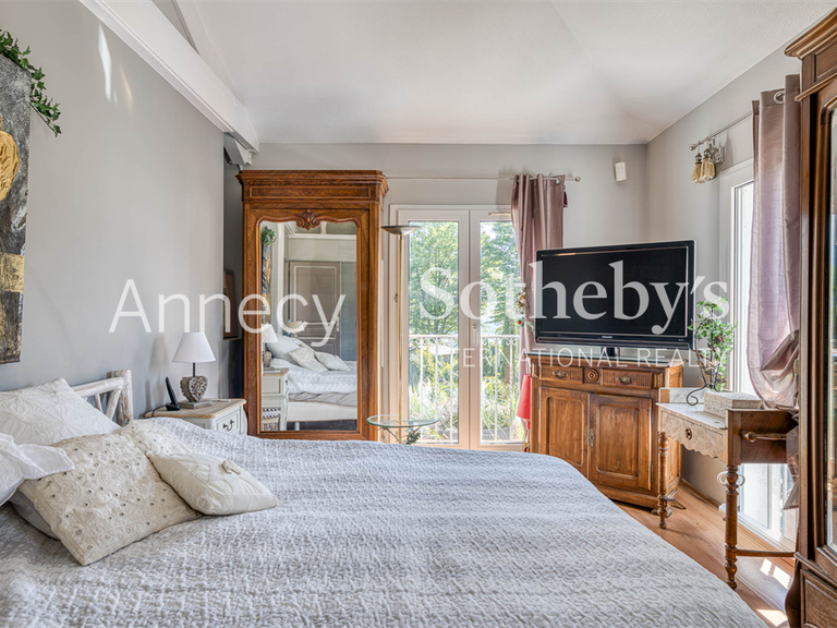 Maison Sévrier - 3 chambres - 196m²