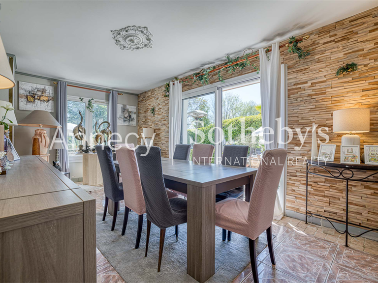 Maison Sévrier - 3 chambres - 196m²