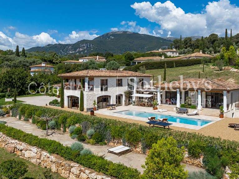 Maison Roquefort-les-Pins - 6 chambres - 382m²