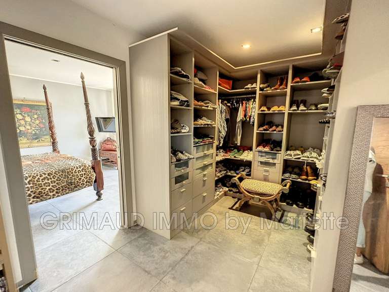 Villa Plan-de-la-Tour - 3 chambres - 172m²