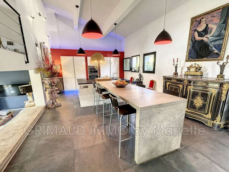 Villa Plan-de-la-Tour - 3 chambres - 172m²