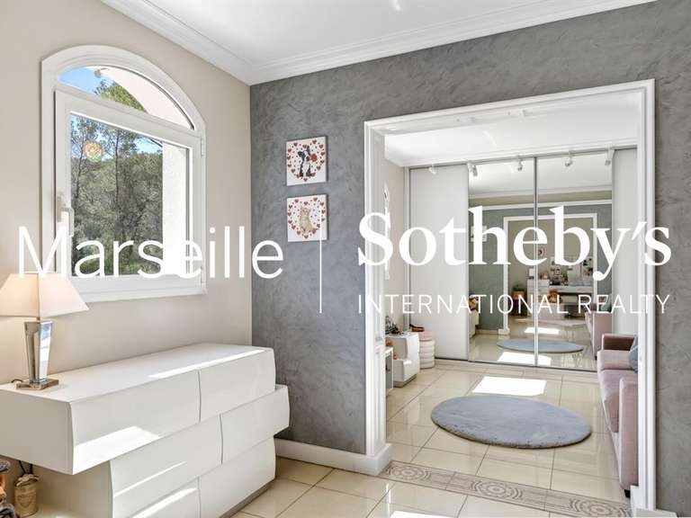 Maison Gémenos - 6 chambres - 401m²