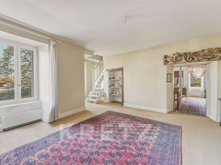 Maison Veigy-Foncenex - 8 chambres - 520m²