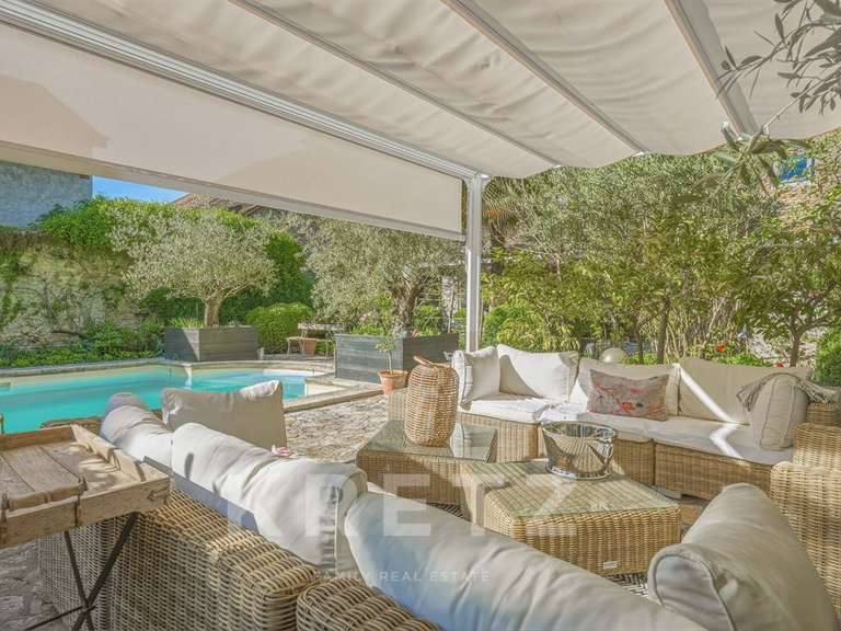 Maison Veigy-Foncenex - 8 chambres - 520m²