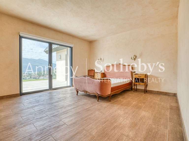 Maison Aix-les-Bains - 2 chambres - 158m²