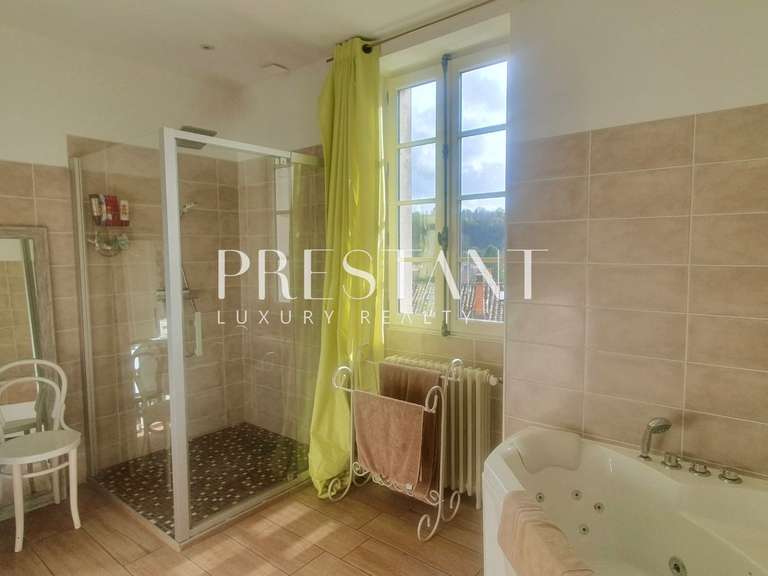 Maison Angoulême - 5 chambres - 300m²