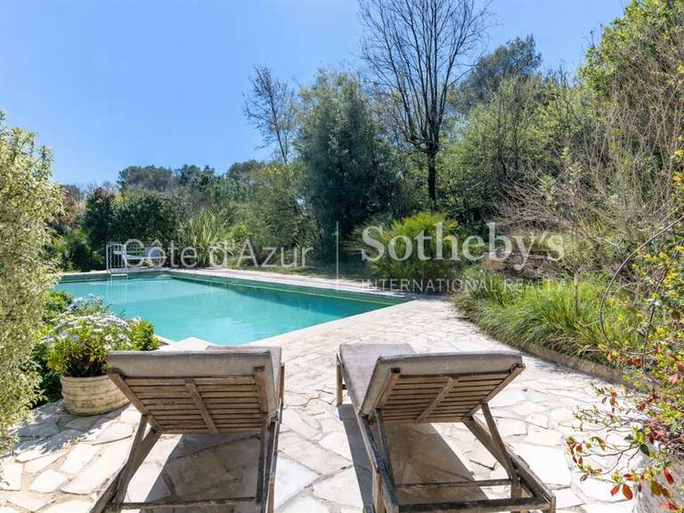 Maison Roquefort-les-Pins - 3 chambres - 158m²