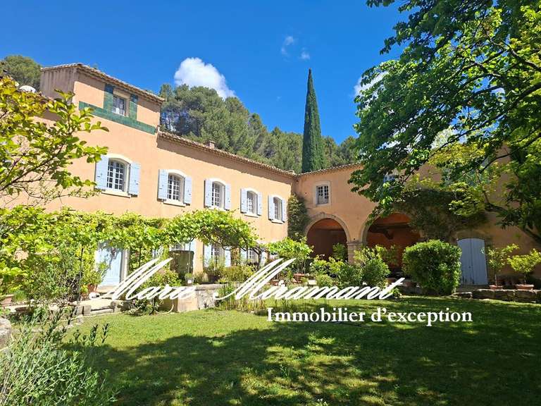Propriété L'Isle-sur-la-Sorgue - 8 chambres - 550m²