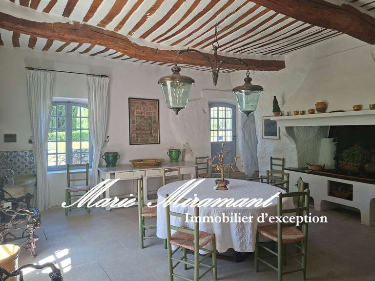 Propriété L'Isle-sur-la-Sorgue - 8 chambres - 550m²