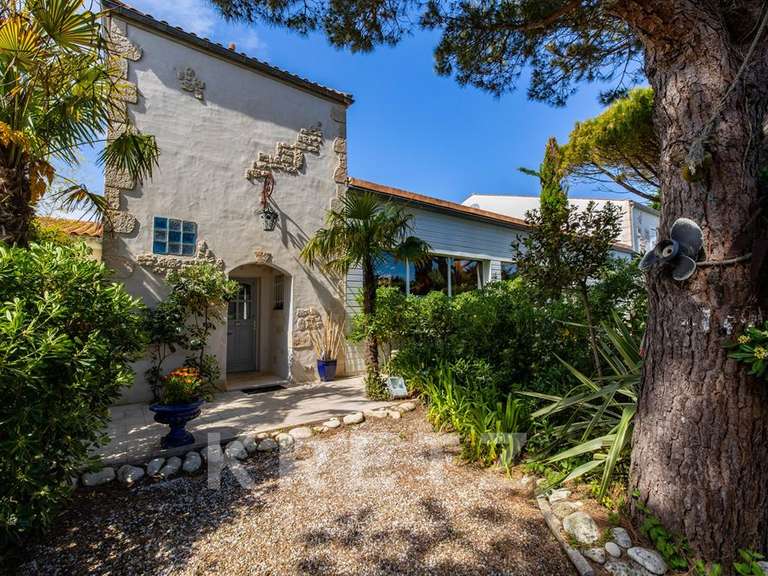 Maison Saint-Pierre-d'Oléron - 8 chambres - 400m²