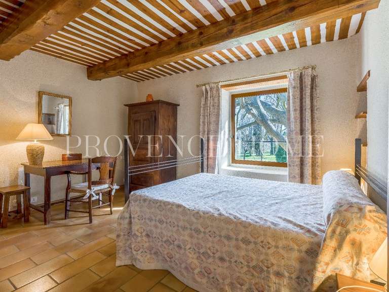 Maison Sarrians - 4 chambres - 205m²