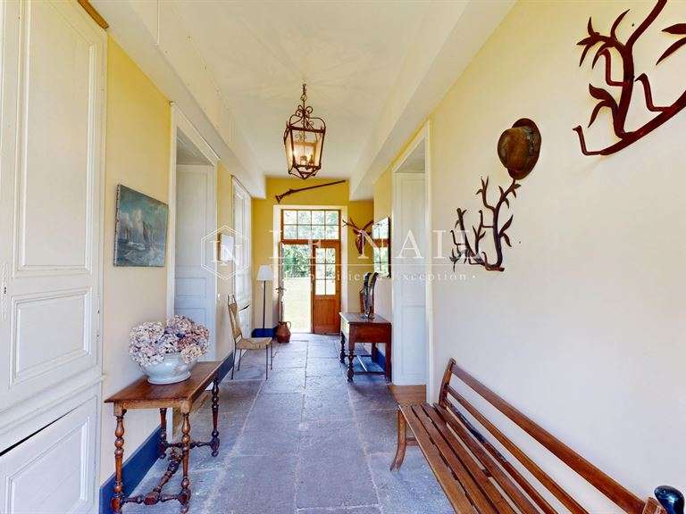 Propriété Moulins - 6 chambres - 421m²