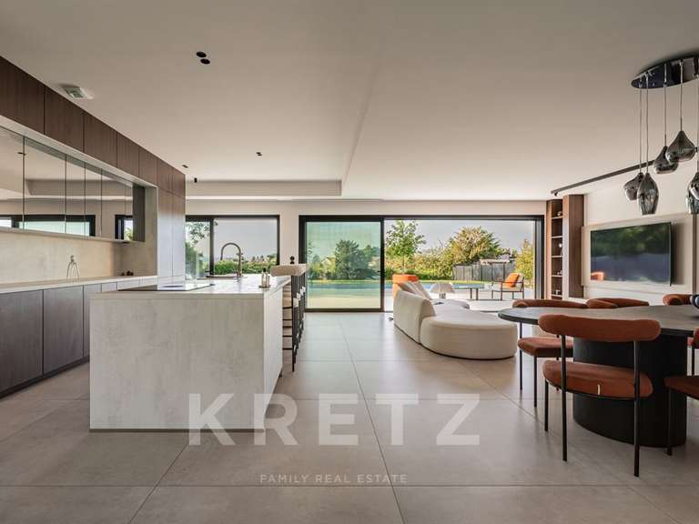 House Limonest - 5 bedrooms - 200m²
