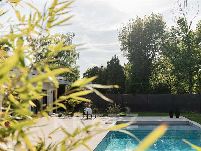 House Limonest - 5 bedrooms - 200m²