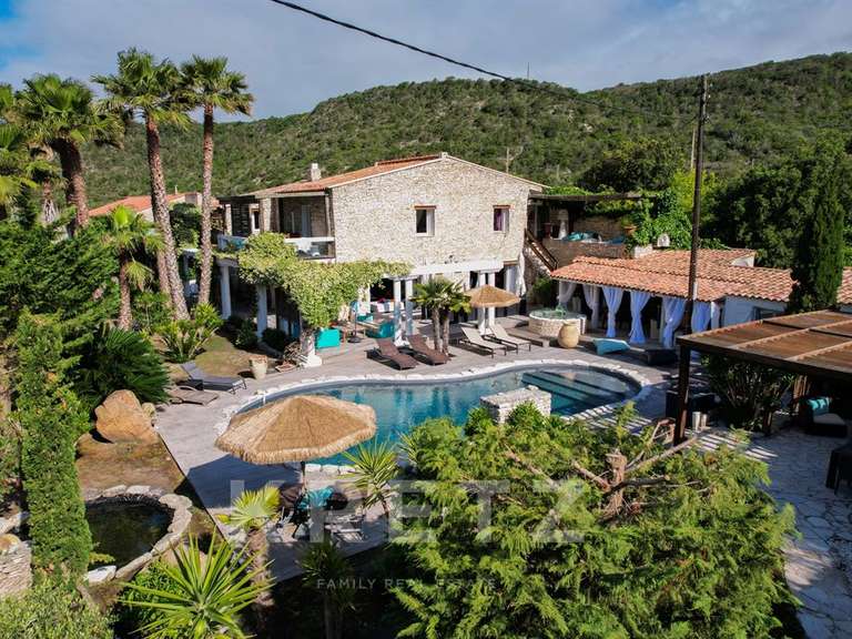 Maison Bonifacio - 10 chambres - 674m²