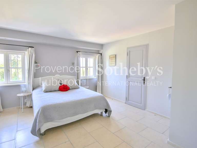 Maison Monteux - 16 chambres - 838m²