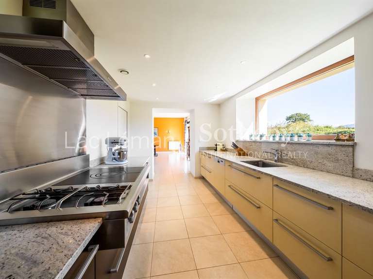 Maison Massongy - 6 chambres - 309m²