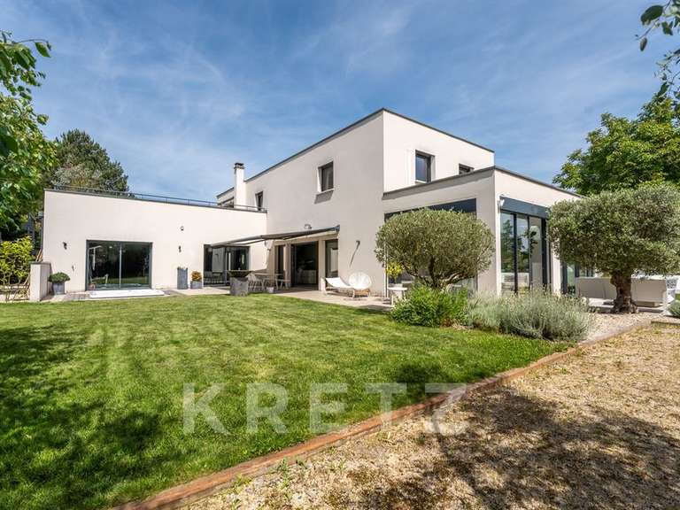 Maison Saint-Just-Saint-Rambert - 4 chambres - 311m²