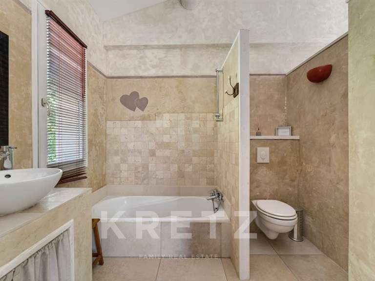 Maison Saint-Saturnin-lès-Apt - 5 chambres - 325m²