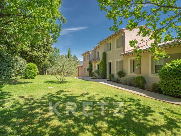 Maison Saint-Saturnin-lès-Apt - 5 chambres - 325m²