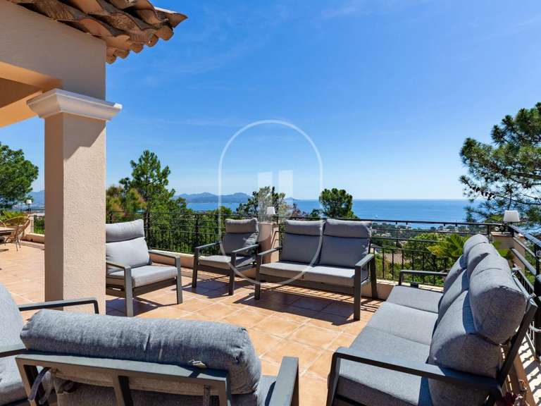 Villa avec Vue sur mer Roquebrune-sur-Argens - 7 chambres - 280m²