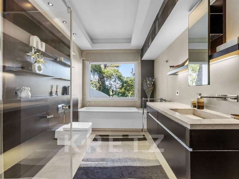 House Cap-d-antibes - 371m²