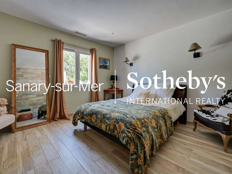 Maison Besse-sur-Issole - 6 chambres - 312m²