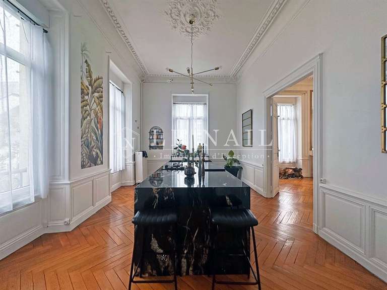 Maison Ancenis - 12 chambres - 675m²