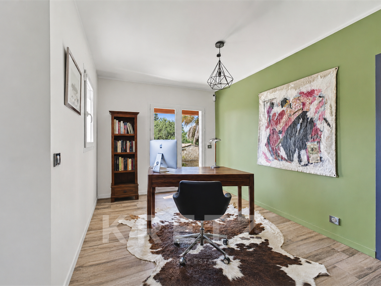 Maison Nîmes - 4 chambres - 217m²