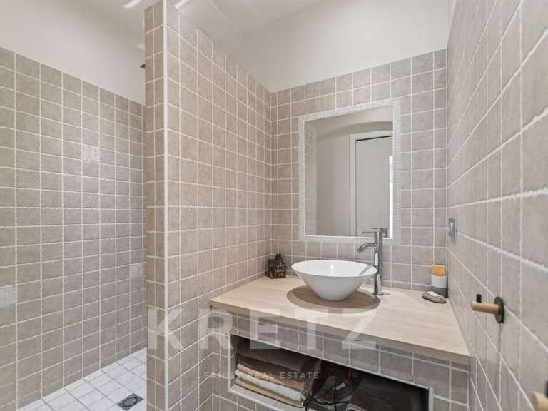 Maison Nîmes - 4 chambres - 217m²