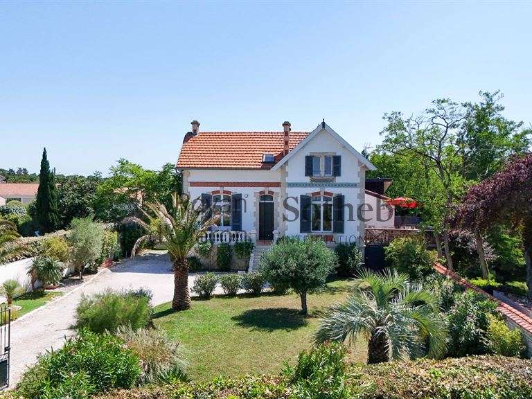 House Port-des-Barques - 6 bedrooms - 340m²
