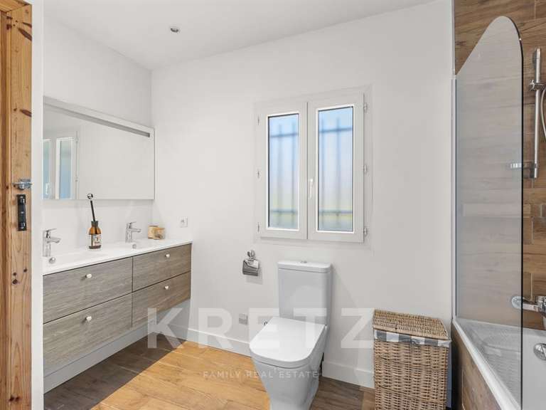 House Cap-d-antibes - 5 bedrooms - 170m²