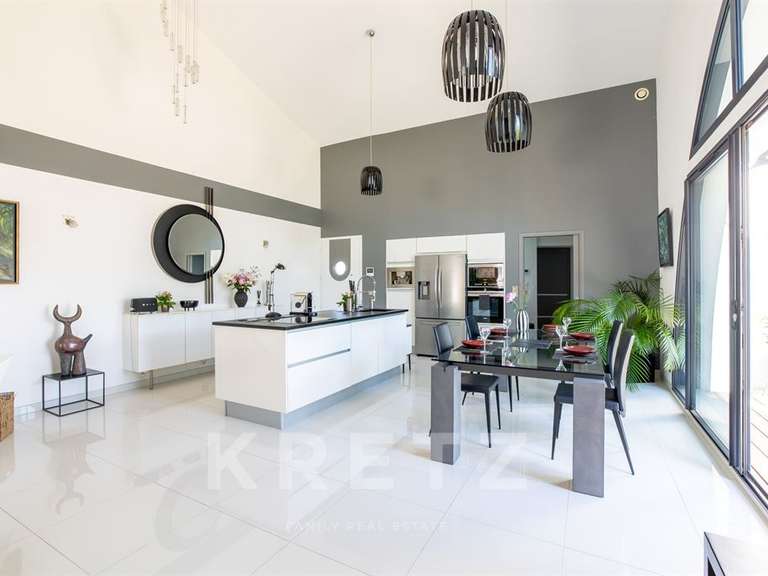 Maison Port-des-Barques - 3 chambres - 300m²