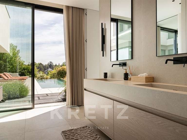 Maison Limonest - 5 chambres - 365m²
